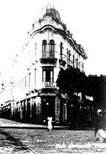 Faculdade de Medicina, Edif&iacute;cio Thibau, na avenida Afonso Pena, esquina de rua Esp&iacute;rito Santo (1912)