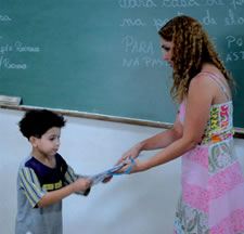 A Pedagogia busca formar cidad&atilde;os, dentro e fora das escolas