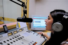 Na tela, pelas ondas do r&aacute;dio, pela rede ou no papel, comunicar &eacute; preciso