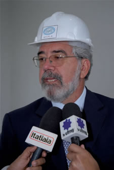 Reitor Ronaldo Tad&ecirc;u Pena